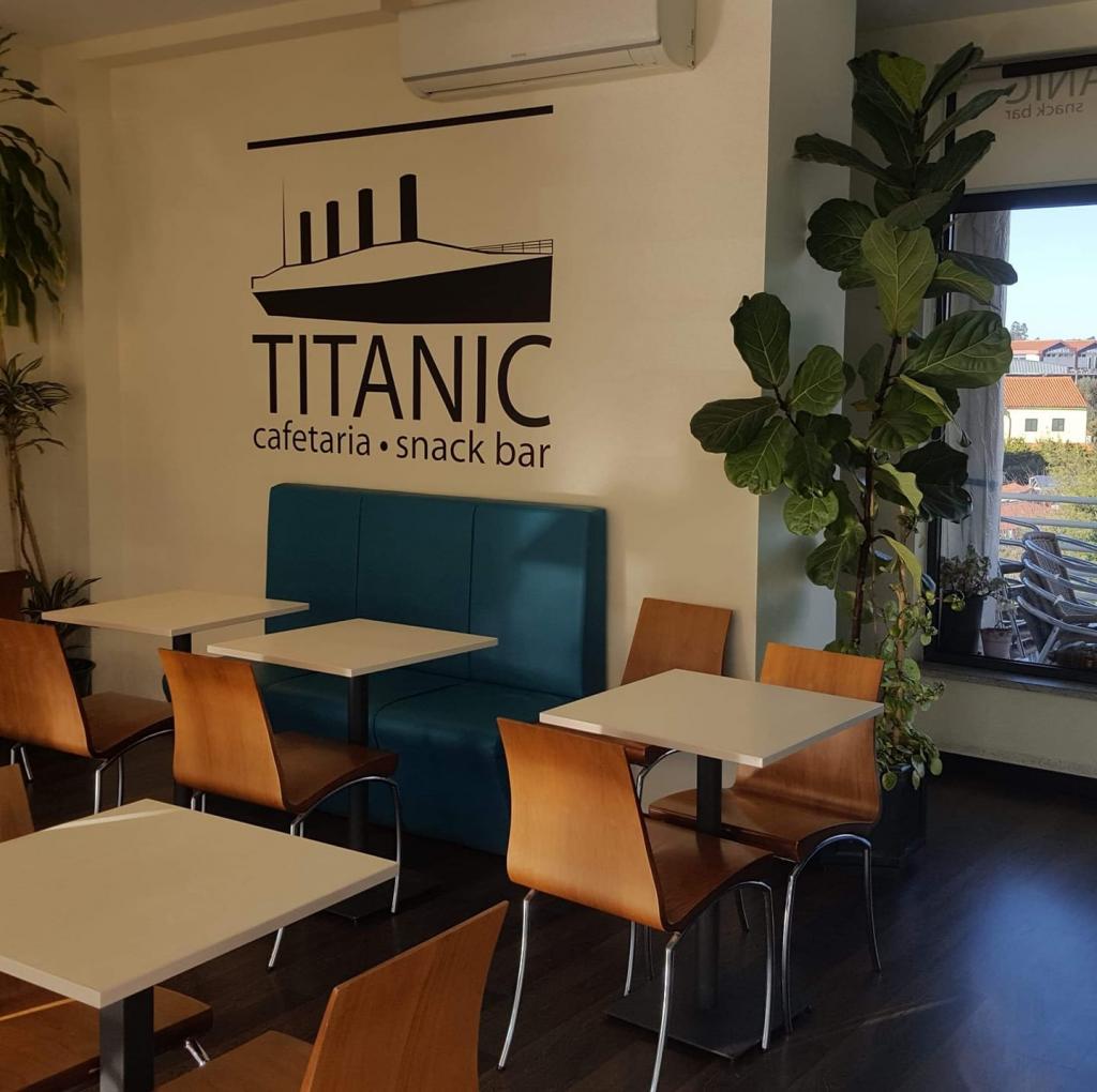 Titanic Snack Bar